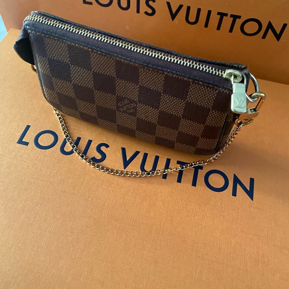 LOUIS VUITTON MINI DAMIER EBENE POCHETTE